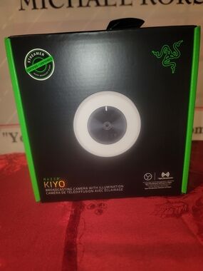 Razer Kiyo Ring Light Webcam - Black & Green